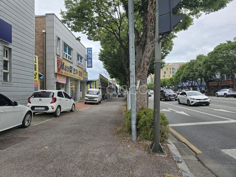 [전주 상가 임대] 진북동 6차선 대로변 1층 40평, 탁월한 접근성과 시인성을 갖춘 다목적 사업 공간 4